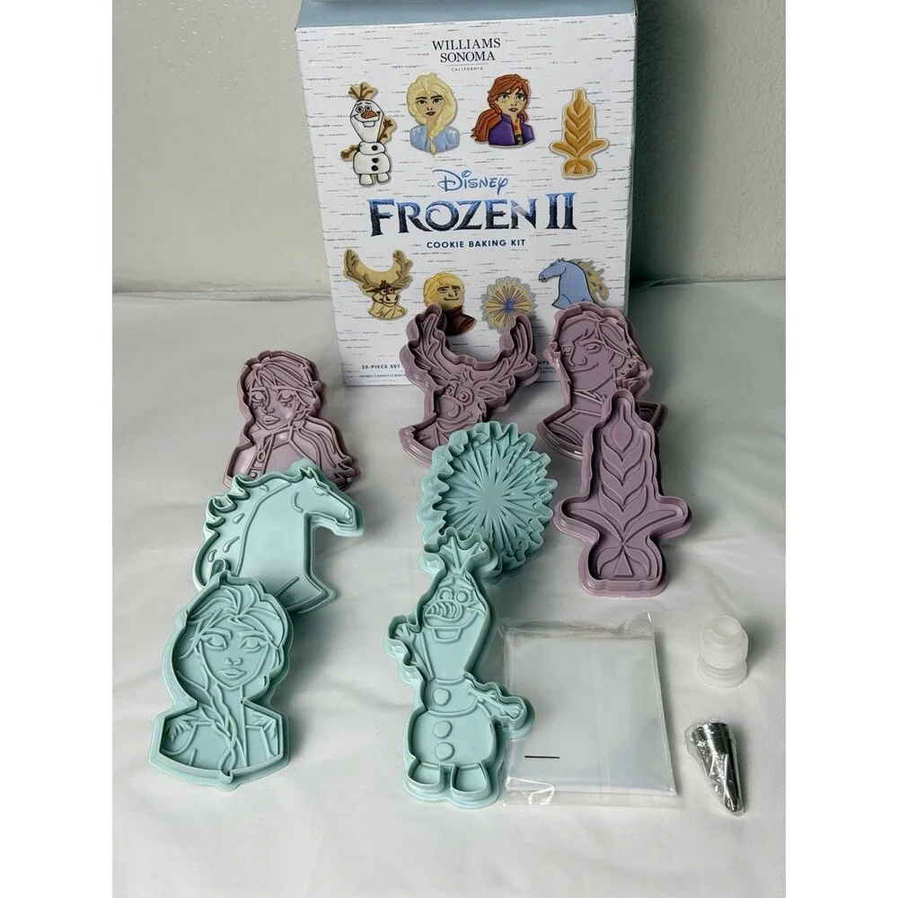 Williams Sonoma Disney Frozen II Cookie Cutter Baking Kit 23 Pc Set NEW Open Box